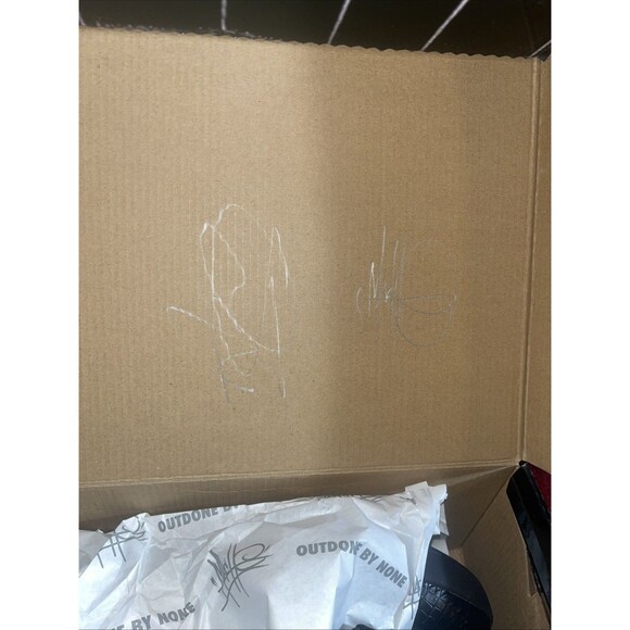 1/50 In The World Mache  x  Swerve’s Strickland Sneaker Size 9 autographed box main image 13
